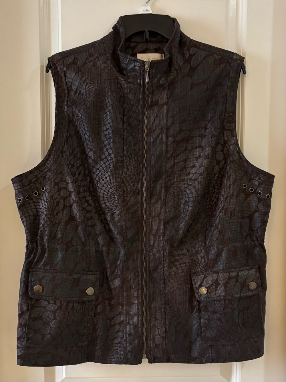 Erin London Sleeveless Zip Front Jacket - Snake Skin Brown/Black XL